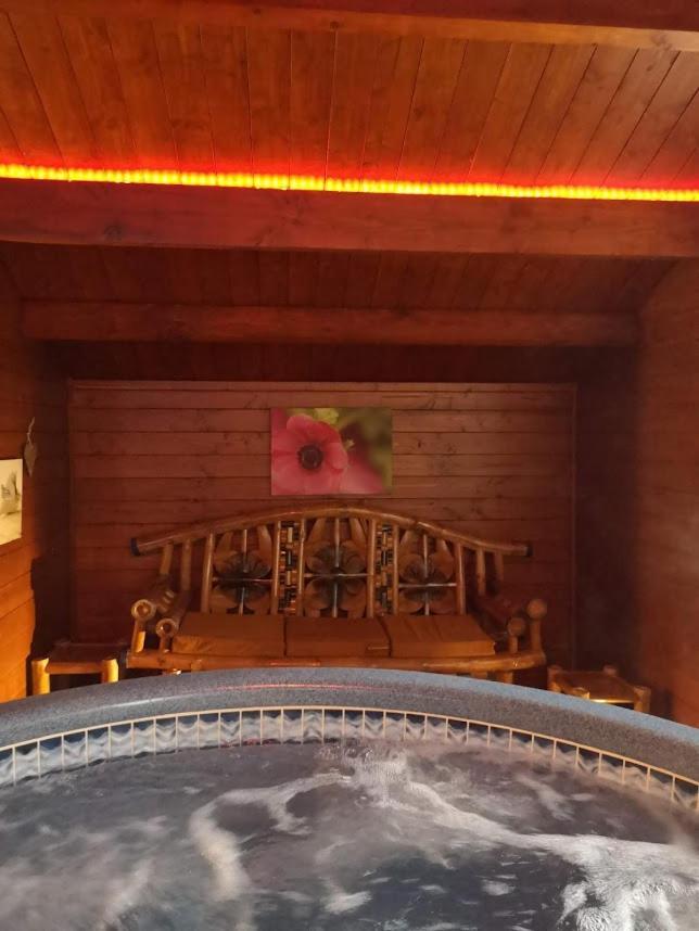 Het Filipijns Slaaphuisje Hooglede Bagian luar foto