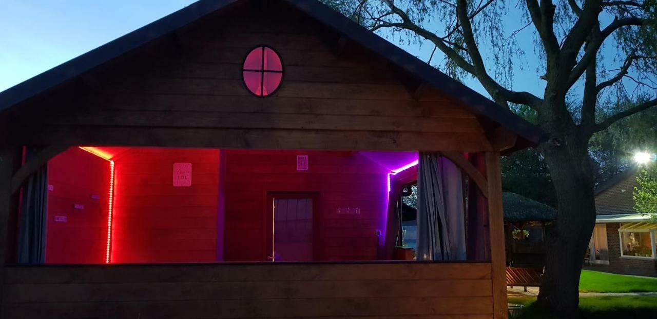 Het Filipijns Slaaphuisje Hooglede Bagian luar foto